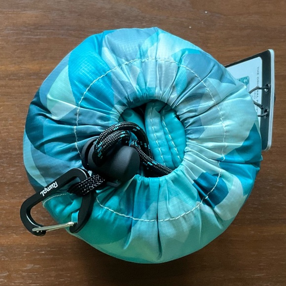 Kids Rumpl Jr Original Puffy Blanket Geo Blue 28”x40” - Picture 3 of 6